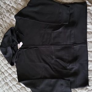NWT VICTORIA'S SECRET LOOSE FRONT POCKETS HOODIE